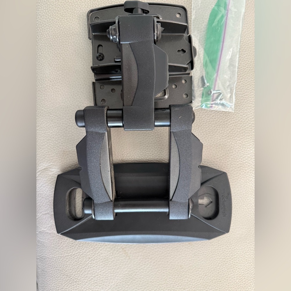 TV Wall Mount Tacketfish brand,adjustable for tv’s up to 40”
